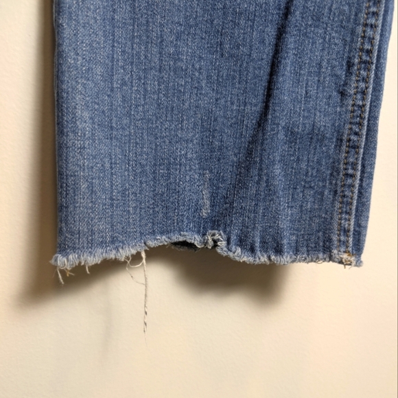 BDG Urban Outfitters Kick Flare High Rise Cropped Raw Hem Distressed Jeans  28 - Picture 6 of 11